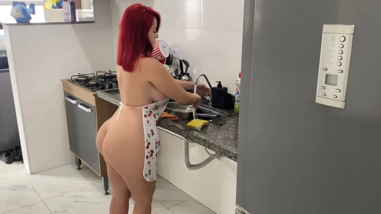 I hired this maid who was naughty, she got naked, I couldn’t stand it so much horniness in this ass
