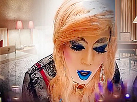 shemale niclo blue lips makeup