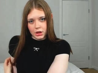 Amateur Webcam Teen Flashes Masturbates