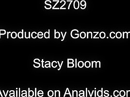 Stacy Bloom – Milf Stacy Wrecks Her Butthole Only With Four Massiv